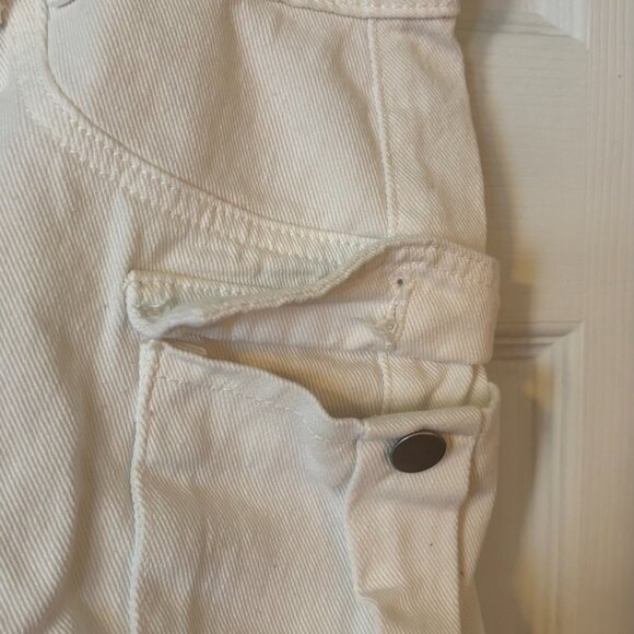 White Cargo Skirt - Originally 20.00 AT LOWEST SUGGESTED LISTING - Picture 4 of 4